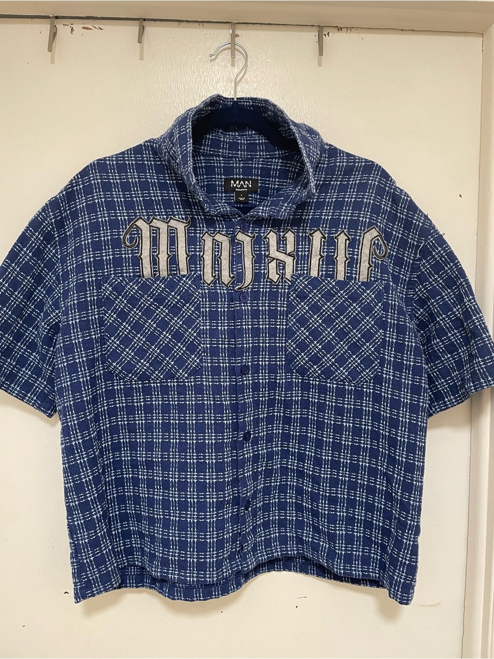 Men's Blue Plaid Short-Sleeve Button-Down Shirt with Front Script